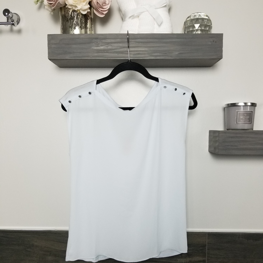 NWT LOFT LIGHT BLUE SNAP DETAIL TOP XSP